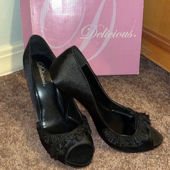 EUC Delicious Everlasting Open Toe Heels - Picture 1 of 2